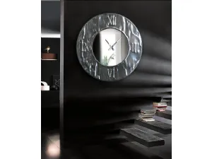 Orologio da muro modellato a mano in alluminio effetto martellato Mito di Riflessi