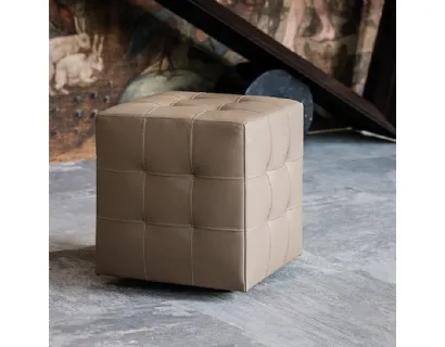 Pouf Bob su ruote imbottito e rivestito in pelle con lavorazione capitonné di Cattelan Italia