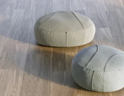 Pouf Sassi in tessuto di Doimo Salotti