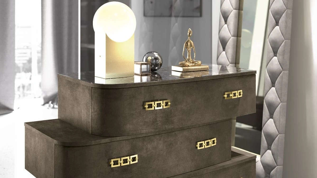 Specchiera Duse con cornice in ecopelle imbottita di Adriatica