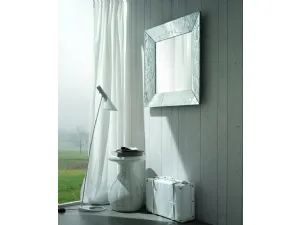 Specchio moderno Gocce con cornice in cristallo decorata a mano di Riflessi