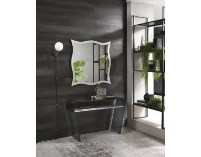 Specchio Moving con cornice sagomata in vetro effetto sabbiato di Riflessi