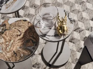 Tavolino in metallo con piano in ceramica Sting di Cattelan Italia