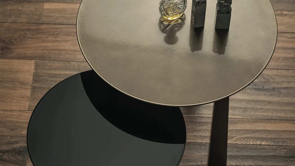 Tavolino Tao in metallo laccato di Bontempi