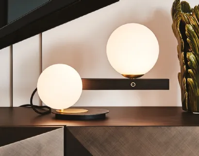 Lampada da tavolo in vetro e metallo Planeta di Cattelan Italia