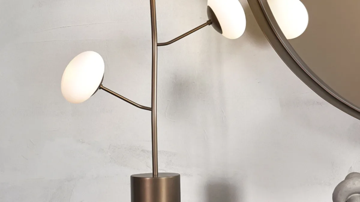 Lampada da tavolo Ramy T di Riflessi