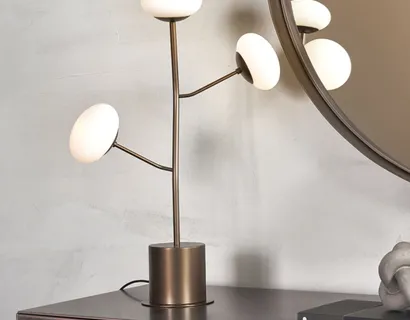 Lampada da tavolo Ramy T di Riflessi