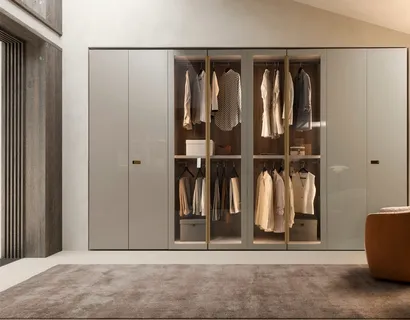 Armadio con ante battenti Anteprima in laccato lucido Gris Beige di Presotto