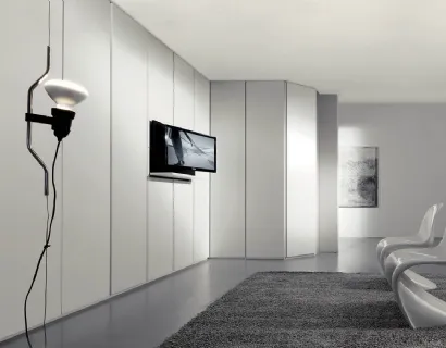 Armadio angolare con ante battenti in laccato opaco Architetture a Parete con porta TV di Fimar