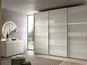 Armadio 08 con ante scorrevoli di Corso 11
