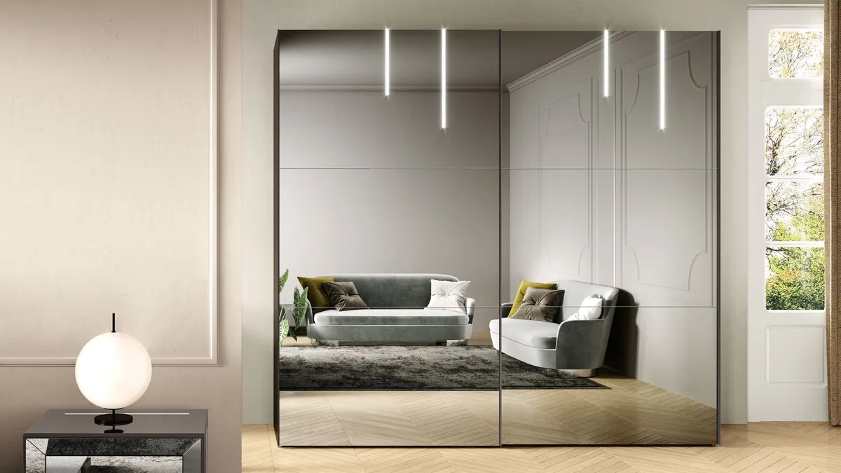 Armadio con ante scorrevoli Astra di Adriatica