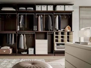Cabina Armadio Wall Domino 58 in rovere e laccato di Veneran