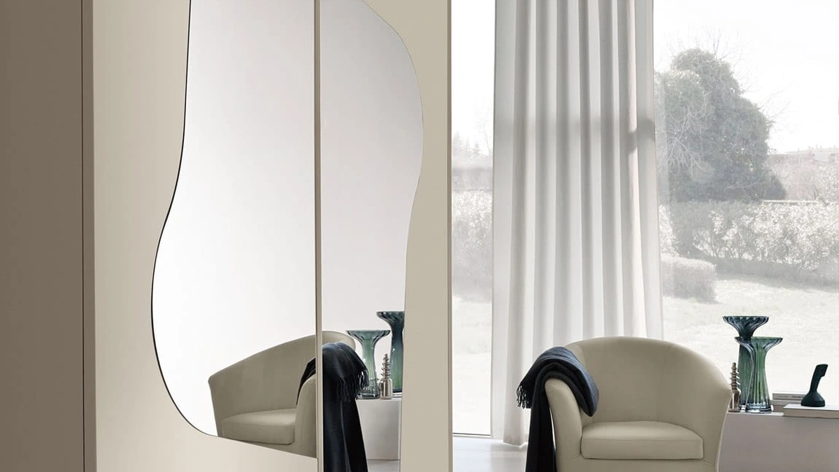 Armadio con ante scorrevoli Cristal di Adriatica