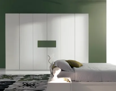 Armadio di design con ante battenti con porta tv estraibile in laccato bianco e verde Dream di Fimar