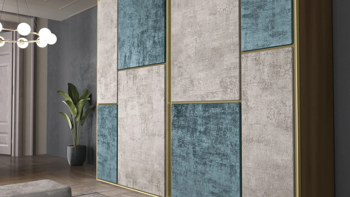 Armadio con ante scorrevoli rivestite in tessuto Eolo di Adriatica