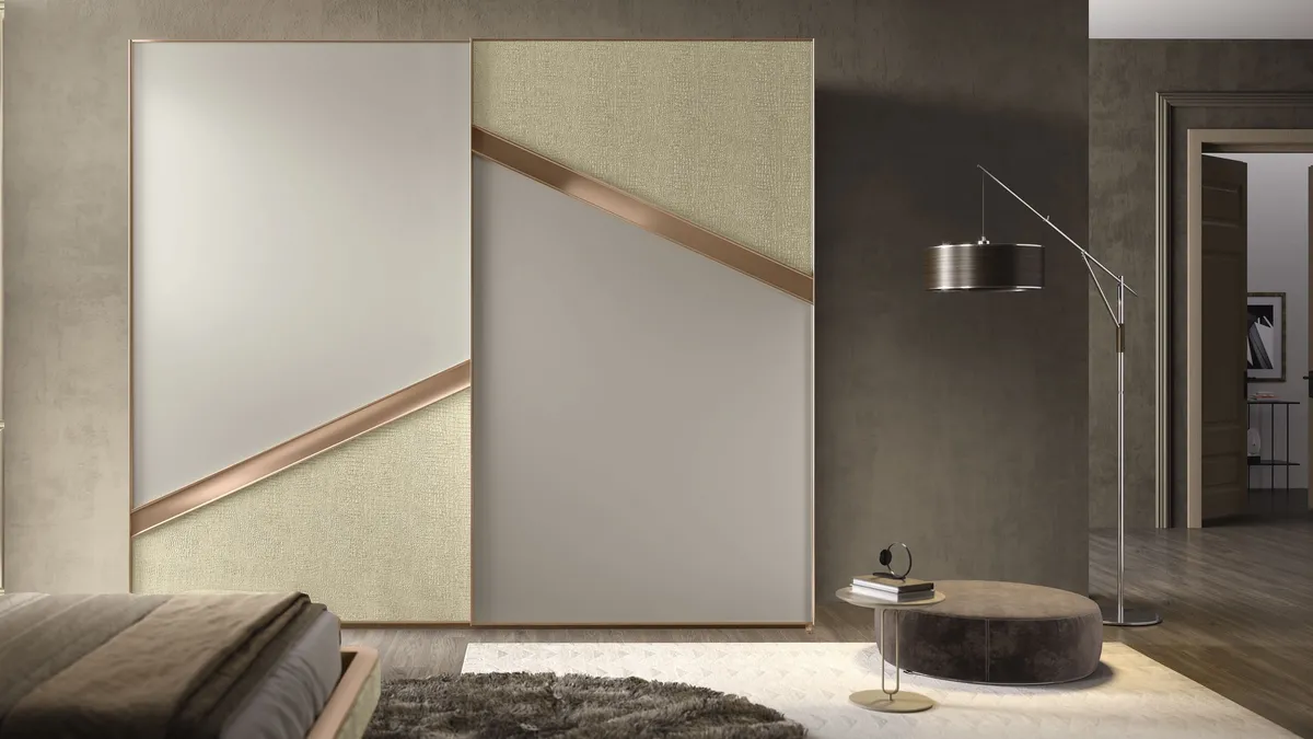 Armadio con ante scorrevoli Ermes laccato di Adriatica