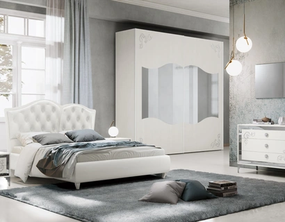 Armadio Miral con ante scorrevoli in frassino e specchio di Adriatica