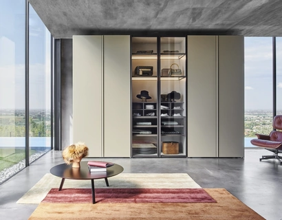 Armadio Scrigno Laccato con ante centrali in vetro di Sangiacomo