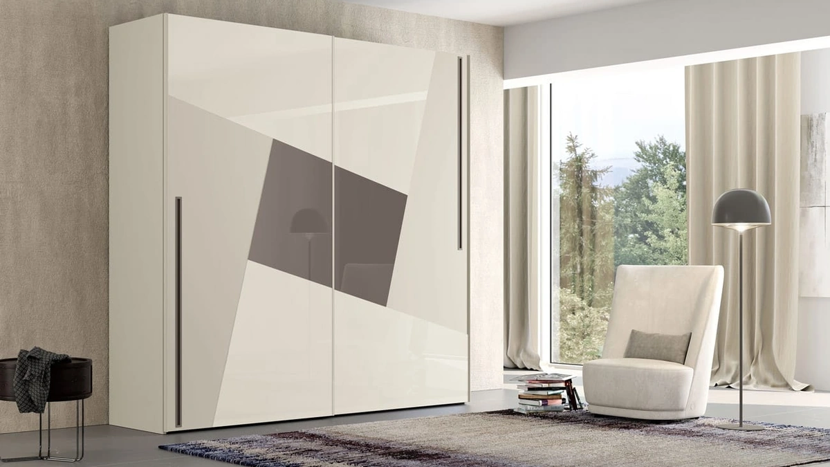 Armadio Twist in laccato e vetro di Adriatica