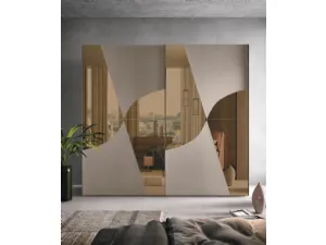 Armadio Zen rovere visone con Specchio Bronzo e profili titanio di Corso 11