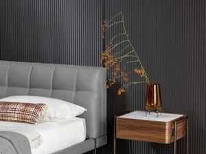 Comodino Partout in legno con top in marmo di Bonaldo