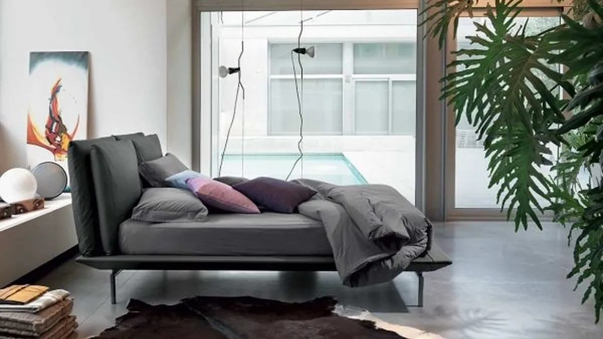 Letto in pelle con testiera Alcott di Bontempi Letti Design