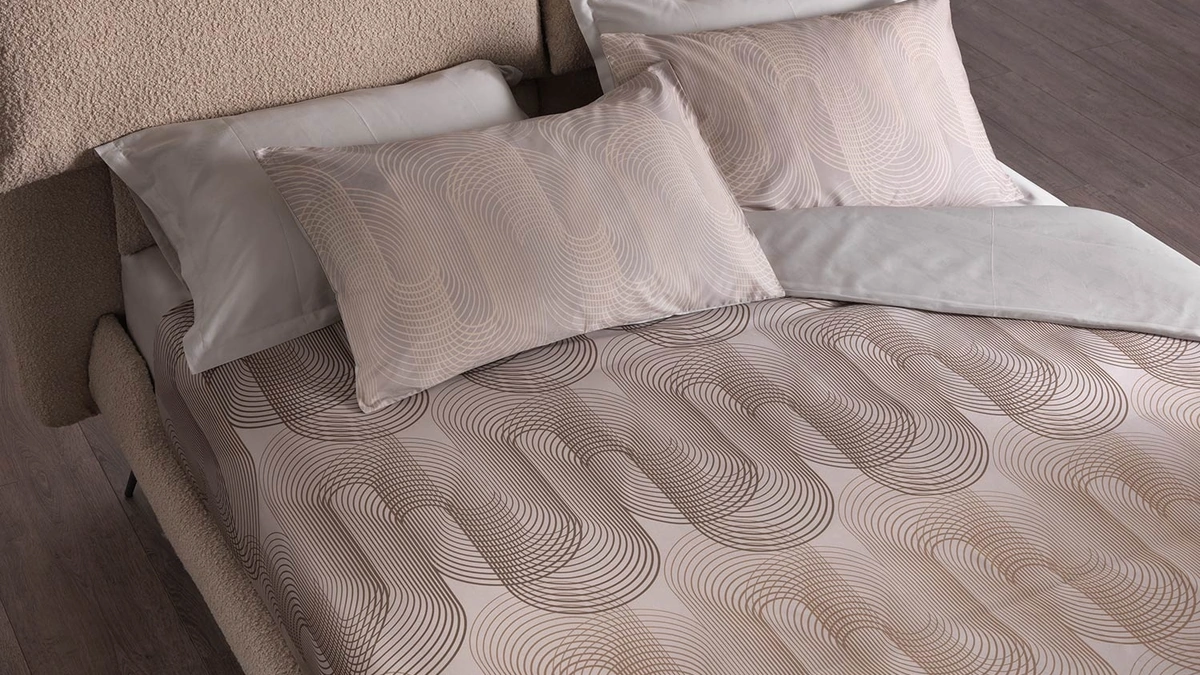 Letto in tessuto con testiera reclinabile Designer Lift di Altrenotti