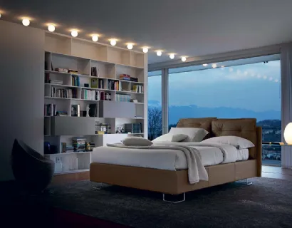 Letto in pelle Ambra con testiera imbottita e trapuntata di Bontempi Letti Design