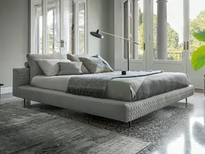 Letto Owen in tessuto imbottito di Bonaldo