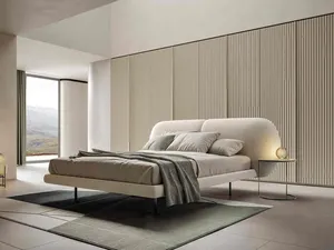 Letto imbottito Chloe di Veneran