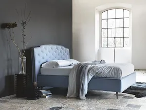 Letto in tessuto imbottito Frank di Noctis