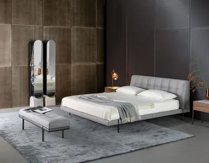 Letto matrimoniale James in tessuto imbottito di Bonaldo