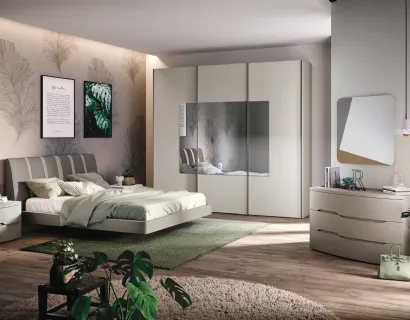 Letto Linea testata imbottita rivestita Similpelle Tabacco con righe grigio visone di Corso 11