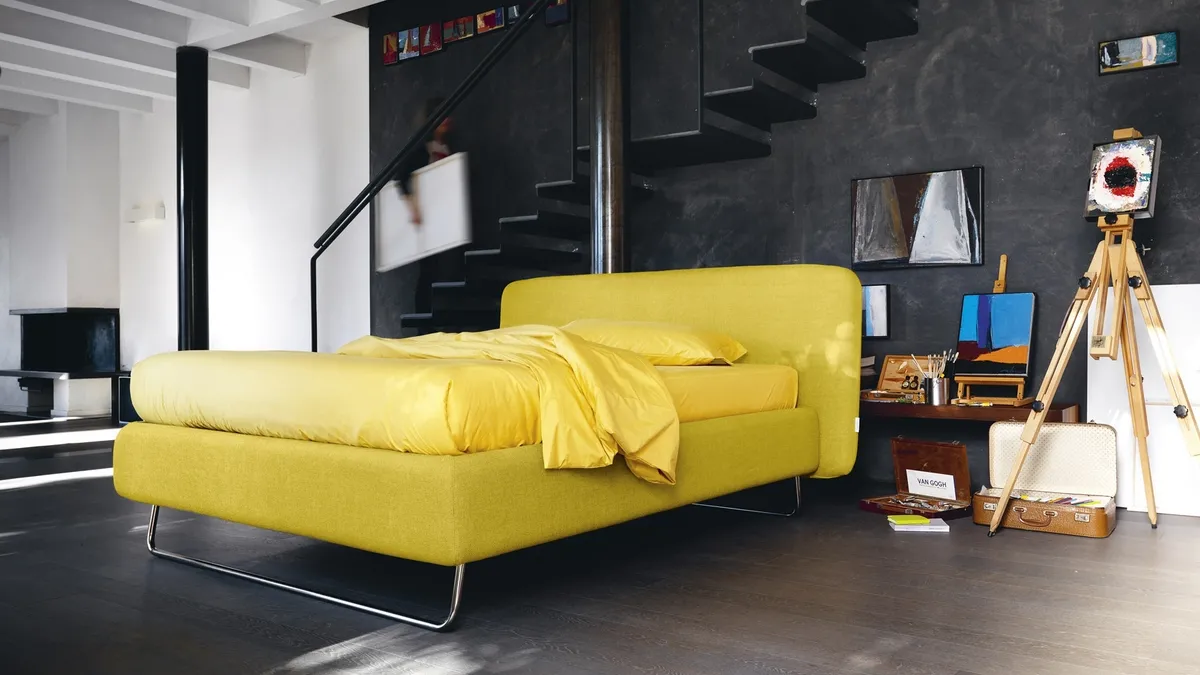 Letto imbottito con box contenitore Doxy Wide di Noctis