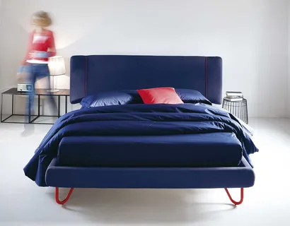 Letto in tessuto imbottito Hug 02 di Noctis