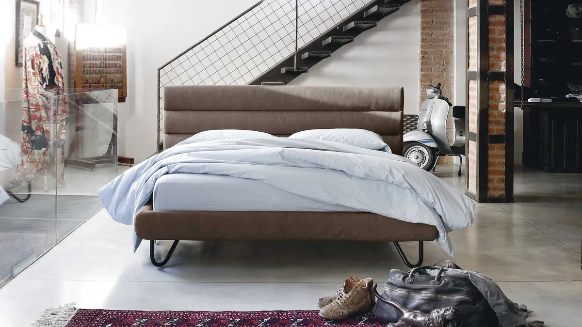 Letto imbottito con testiera Hug 06 di Noctis