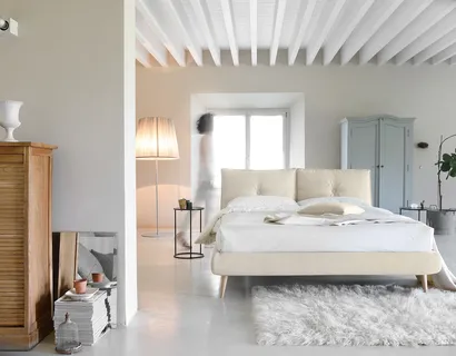 Letto matrimoniale imbottito con testiera So Lively di Noctis