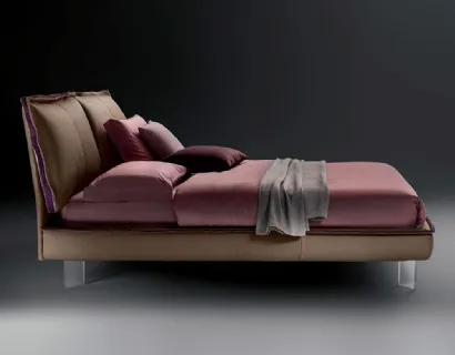 Letto Sandy Levante in pelle con testiera imbottita e piedini trasparenti di Bontempi Letti Design