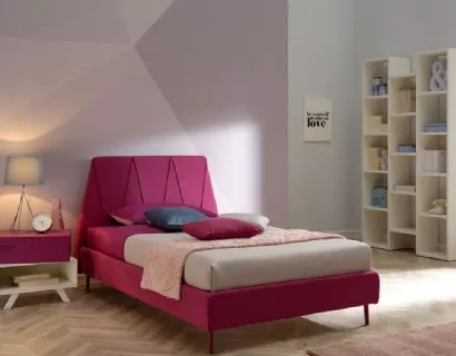 Letto comodo imbottito con testiera in tessuto dalle forme squadrate SC210 di Moretti Compact