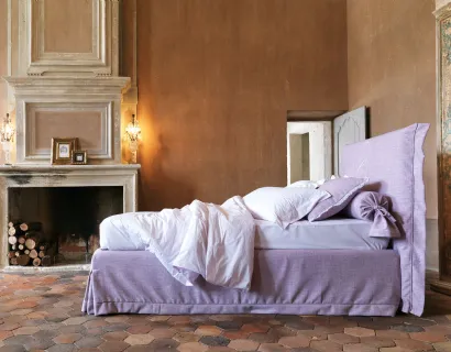 Letto singolo in tessuto con testiera ricamata Chloè Romantic di Noctis