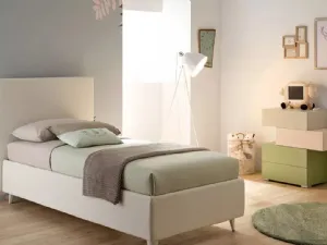 Letto singolo semplice ed elegante in ecopelle con testiera squadrata SC206 di Moretti Compact