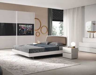 Letto Sipario con cuscino testata rivestito similpelle tabacco e struttura Rovere Bianco di Corso 11