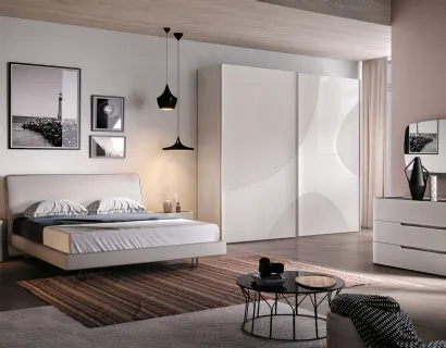 Letto Stilo Liscio testata imbottita rivestito Cenere e cover grigio perlato di Corso 11