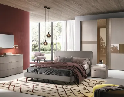 Letto Stilo Liscio rivestito tessuto Visone con cover tessuto grigio perlato di Corso 11