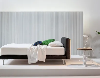 Letto in tessuto con testiera Camaleo di Twils