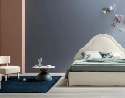Letto in tessuto con testiera sagomata Celine con Gonna di Twils