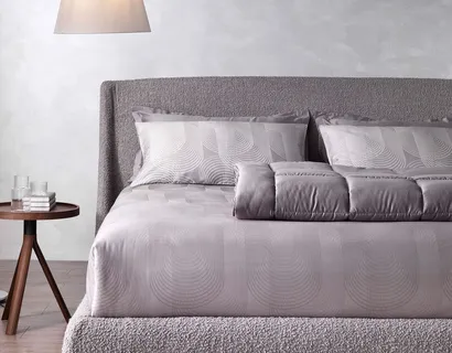 Letto in tessuto con testiera Why Not Camellia di Altrenotti