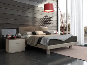Letto Wood Collection con lampada rossa