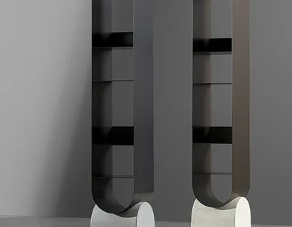 Libreria Vague bookshelf in metallo con base in cemento di Bonaldo