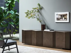 Madia in legno pantografato bronzo spazzolato Bernois di Bonaldo